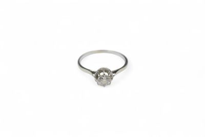 Bague solitaire en or gris 18K (750) ornée d'un diamant tail…