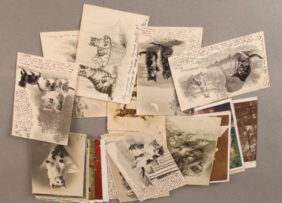 beaucoup de vieilles photos sur la table ensemble