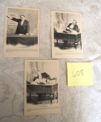 trois vieilles photos en noir et blanc d'un homme assis à un bureau