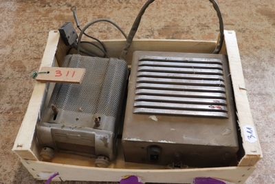 une boîte contenant une sorte de machine