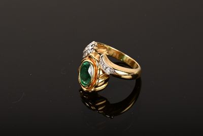 Bague en or 18K avec Émeraude - Élégance et Raffinement
