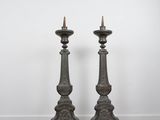 paire de chandeliers anciens en fonte