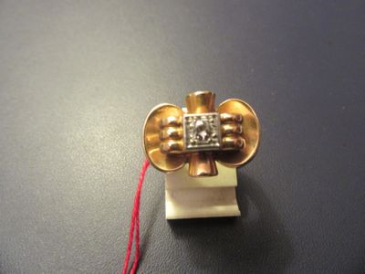 131.58 - BAGUE TANK DE STYLE ART DECO EN OR JAUNE 18K (750 m…