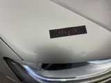 a sticker on the front of a car that says vatto