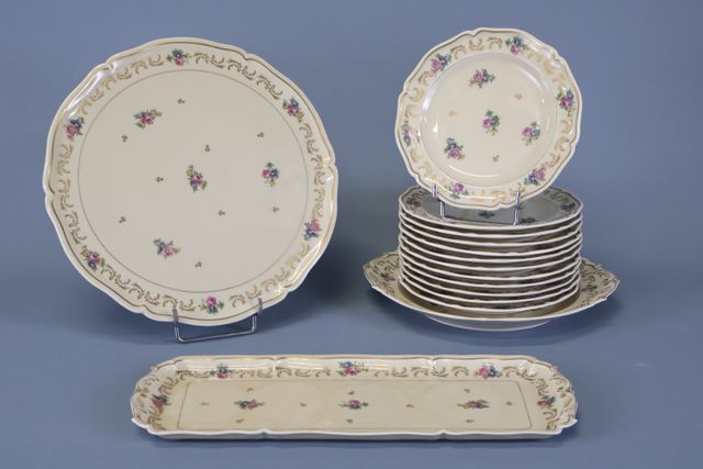 LIMOGES, Ancienne fabrique royale – Service à gâteaux en porcelai...