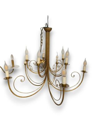 Un lustre 10 bras de lumière