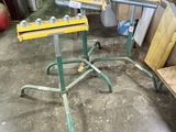 une photo d'un établi dans un garage