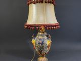 an image of a lamp with a lamp shade on it