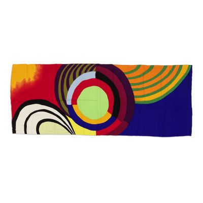 une serviette ornée d'un motif coloré