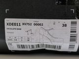 an image of a shoe label on a shoe box