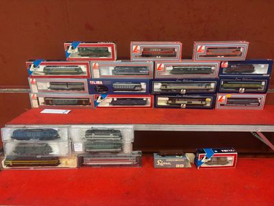 LIMA - modélisme - ensemble  21 locomotive LIMA et 2 wagons - échelle  - Photo 1