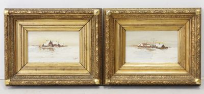 deux tableaux encadrés représentant des bateaux sur l'eau, dans un cadre doré
