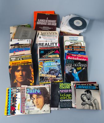 Lot d'environ 140 disques vinyles de variété Française et ét…