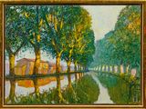 une peinture à l'huile représentant une rivière avec des arbres et des maisons en arrière-plan
