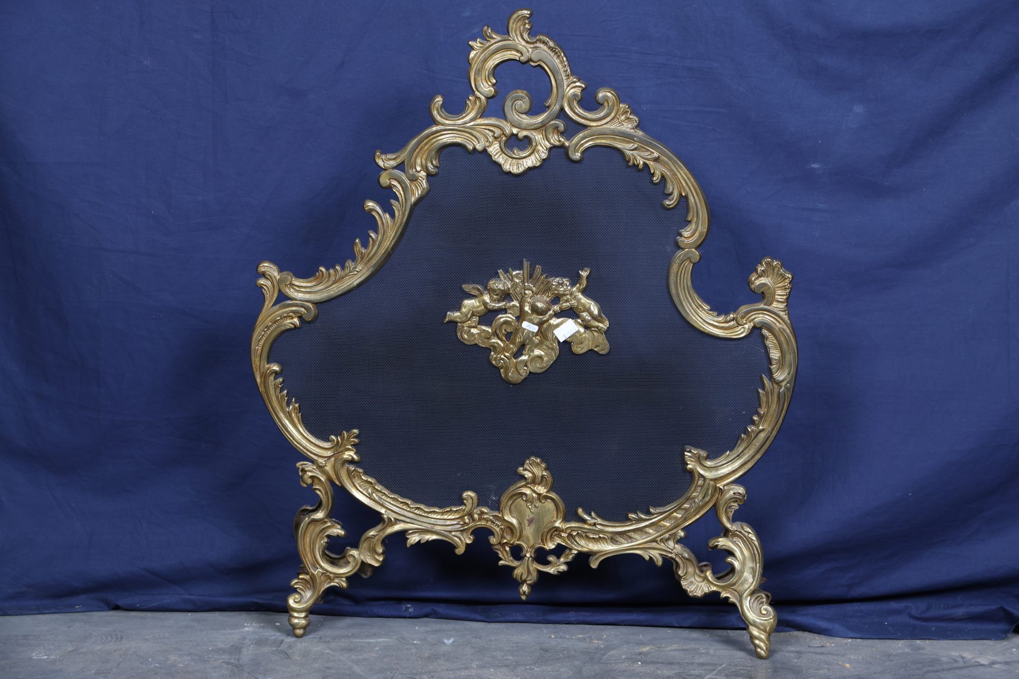 Écran de cheminée de style Louis XV en bronze ou régule doré…