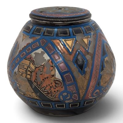 an image of a vase with a picture of a cat on it