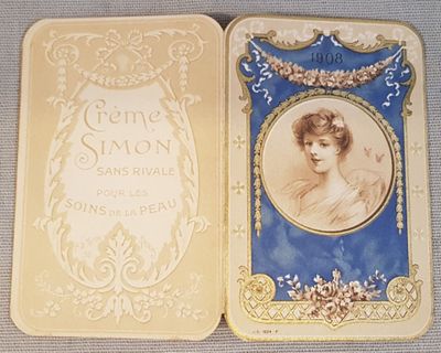 deux boîtes sur lesquelles figure l'image d'une femme