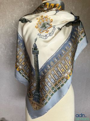 gros plan d'un foulard sur un mannequin mannequin mannequin mannequin mannequin mannequin mannequin mannequin