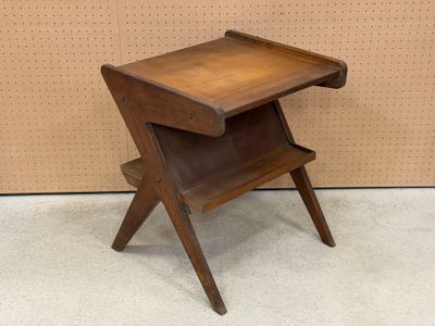 Desserte en bois. 79 x 66 x 60 cm.