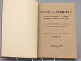 un livre ouvert à une page sur laquelle figure un titre