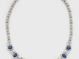 un collier en saphir et diamants, offert par l'entreprise