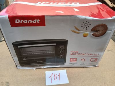 Four Brandt FC420MUB – 42 L – Noir