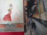 tableau représentant une femme en robe rouge marchant dans une rue de la ville