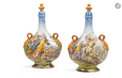 paire de vases ornés d'oiseaux et de fleurs sur fond blanc