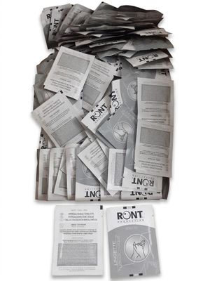 une pile de papiers empilés les uns sur les autres