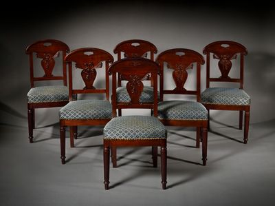 Suite de six chaises en acajou - Photo 1