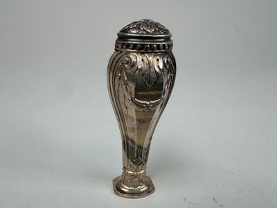 Sceau à cacheter en argent repoussé 950/1000 à décor de rinc… - Photo 1