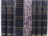 beaucoup de livres alignés sur une table