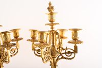 Paire de candélabres en bronze ciselé et doré à cinq lumière… (photo 4)