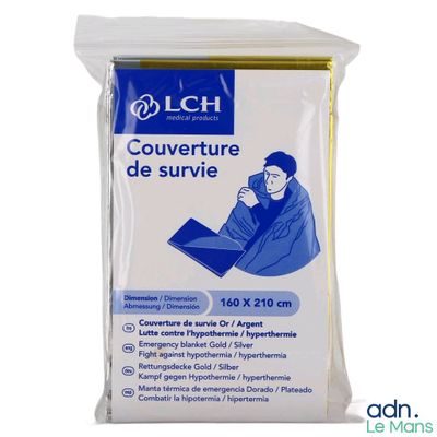 un gros plan d'un sac en tissu sur fond blanc