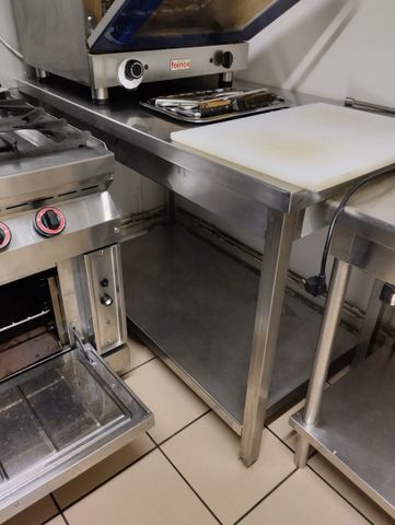 Table inox avec tablette inférieure, L : 128