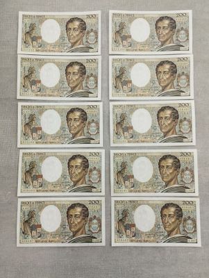 Lot de 10 billets de 200 francs Montesquieu 1985 (E.037 x9) et (K.037  - Photo 1