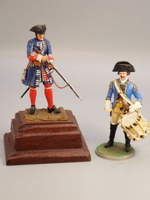 Figurines d'artistes - Louis XIV et Louis XV, 90 mm, 2 solda…