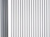 un gros plan d'un radiateur et d'un radiateur mural