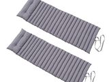 deux matelas gonflables gris avec des sangles, sur fond blanc
