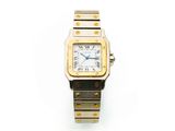 une image représentant une montre Cartier pour femme sur fond blanc