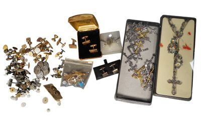 a box of jewelry that is sitting on a table