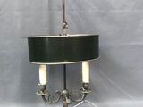 l'image d'une lampe posée sur une table