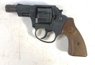 Revolver ROHM RG 56, calibre 6 mm Flobert blanc.