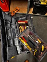 1 caisse à outils de sol
