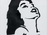 un dessin en noir et blanc représentant le visage d'une femme sur fond blanc