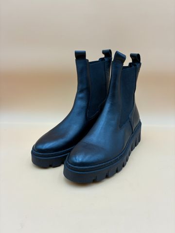 TAMARIS – Paire de boots en cuir noir. Taille : 40. État neuf