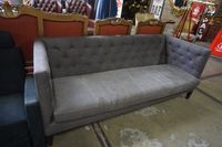 MARIE'S CORNER - canapé moderne en tissu gris - légères trac… (photo 3)