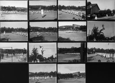 Ensemble de quatorze plaques diapositives représentant des s…