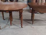 paire de tables anciennes à abattants, avec des pieds tournés