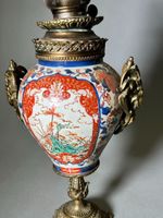 Lampe à pétrole, le fût en porcelaine à décor dit "Imari", l… (photo 4)